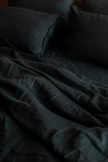 Saphed Black 100% Pure European Linen Plain Kohl Queen Duvet Cover Online at Aza Fashions Saphed_Black 100% Pure European Linen Plain Kohl Queen Duvet Cover_Online_at_Aza_Fashions