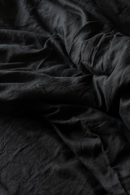 Buy Saphed Black 100% Pure European Linen Plain Kohl Queen Duvet Cover Online at Aza Fashions Buy_Saphed_Black 100% Pure European Linen Plain Kohl Queen Duvet Cover_Online_at_Aza_Fashions