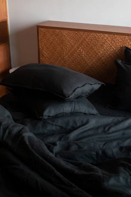 Shop Saphed Black 100% Pure European Linen Plain Kohl Queen Duvet Cover Online at Aza Fashions Shop_Saphed_Black 100% Pure European Linen Plain Kohl Queen Duvet Cover_Online_at_Aza_Fashions