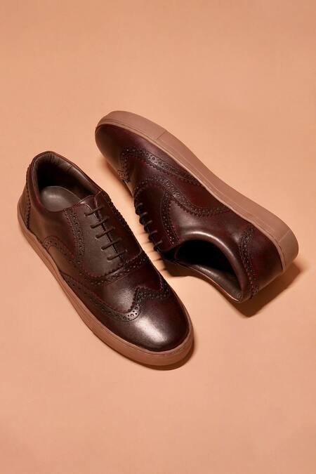 Shop Dmodot Brown Fresco Bianco Sneakers Online at Aza Fashions Shop_Dmodot_Brown Fresco Bianco Sneakers _Online_at_Aza_Fashions