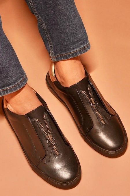 Shop_Dmodot_Black Leather Zip Sneakers 