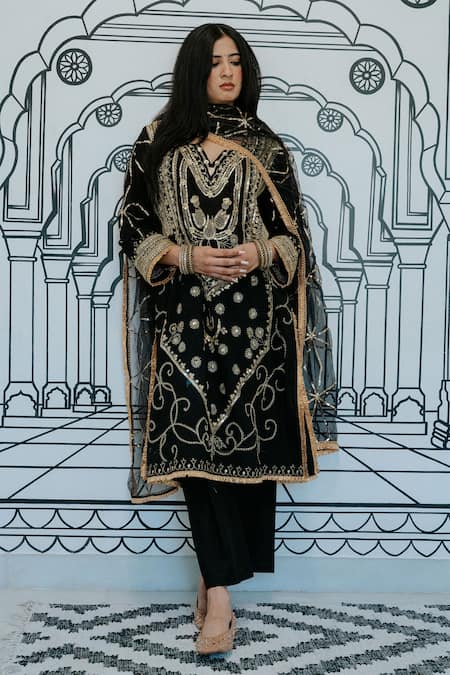 Shop Gulabo Jaipur Black Cotton Sequins, Embroidery, Applique Split V-neck Marina Aari Kurta Set at Aza Fashions Shop_Gulabo Jaipur_Black Cotton Sequins, Embroidery, Applique Split V-neck Marina Aari Kurta Set _at_Aza_Fashions