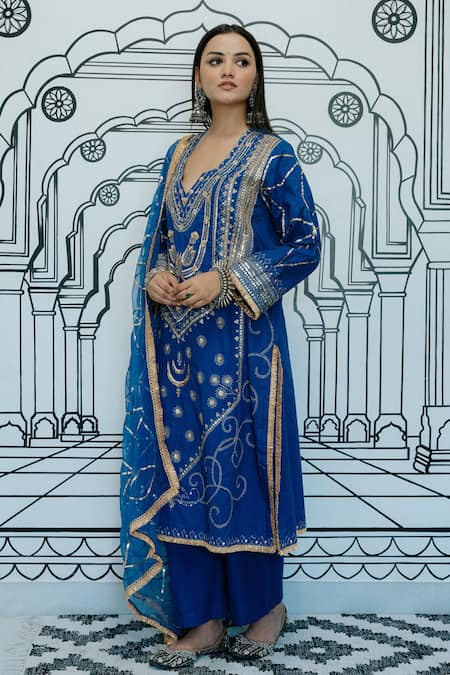 Buy_Gulabo Jaipur_Blue Cotton Sequins, Embroidery Split V-neck Marina Marodi Kurta Set _Online_at_Aza_Fashions
