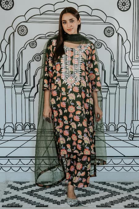 Gulabo Jaipur_Green Cotton Embroidery Round Neck Naar Flower Print Kurta Set _Online_at_Aza_Fashions