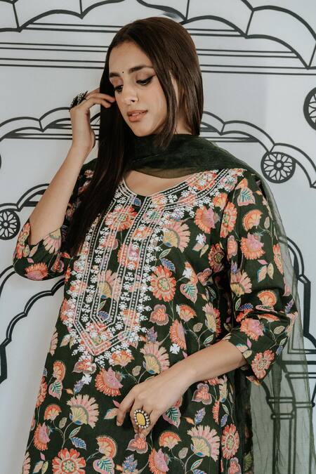 Shop_Gulabo Jaipur_Green Cotton Embroidery Round Neck Naar Flower Print Kurta Set _Online_at_Aza_Fashions