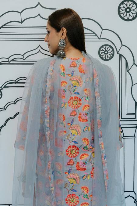 Shop Gulabo Jaipur Grey Cotton Embroidery Round Neck Naar Botanical Print Kurta Set at Aza Fashions Shop_Gulabo Jaipur_Grey Cotton Embroidery Round Neck Naar Botanical Print Kurta Set_at_Aza_Fashions