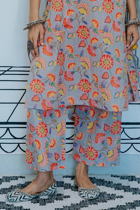 Gulabo Jaipur Grey Cotton Embroidery Round Neck Naar Botanical Print Kurta Set Online at Aza Fashions Gulabo Jaipur_Grey Cotton Embroidery Round Neck Naar Botanical Print Kurta Set_Online_at_Aza_Fashions