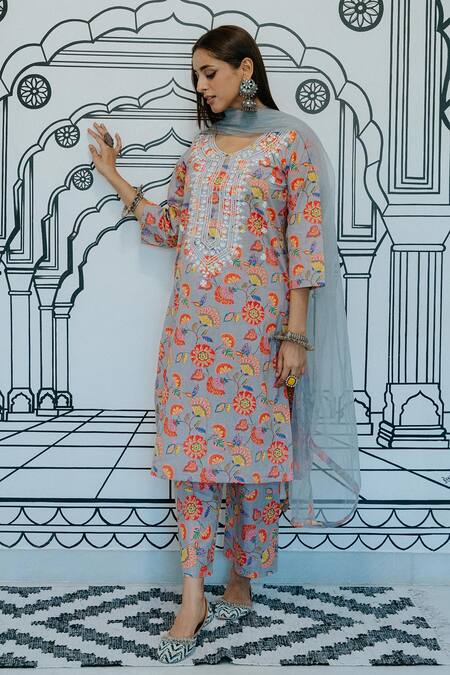 Shop Gulabo Jaipur Grey Cotton Embroidery Round Neck Naar Botanical Print Kurta Set Online at Aza Fashions Shop_Gulabo Jaipur_Grey Cotton Embroidery Round Neck Naar Botanical Print Kurta Set_Online_at_Aza_Fashions