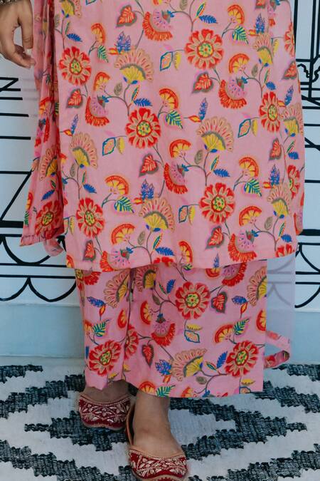 Gulabo Jaipur_Pink Cotton, Chiffon Embroidery, Mirrors Round Neck Naar Printed Kurta Set _Online_at_Aza_Fashions