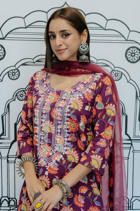 Buy Gulabo Jaipur Purple Cotton Embroidery, Mirrors Round Neck Naar Garden Print Kurta Set Buy_Gulabo Jaipur_Purple Cotton Embroidery, Mirrors Round Neck Naar Garden Print Kurta Set