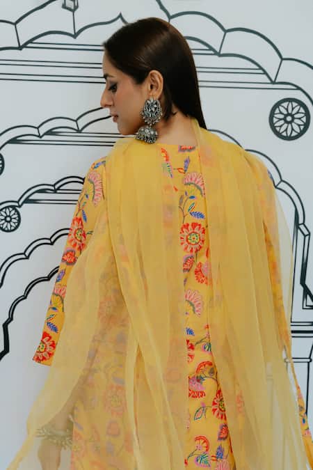 Shop_Gulabo Jaipur_Yellow Cotton Embroidery, Mirrors Round Neck Naar Bouquet Print Kurta Set _at_Aza_Fashions