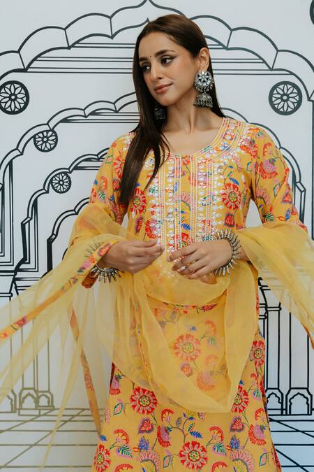 Gulabo Jaipur_Yellow Cotton Embroidery, Mirrors Round Neck Naar Bouquet Print Kurta Set _Online_at_Aza_Fashions