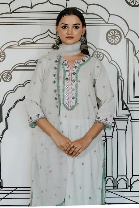 Gulabo Jaipur_White Cotton Embroidery, Lace, Mirrors Niha Geometric Threadwork Kurta Pant Set _Online_at_Aza_Fashions
