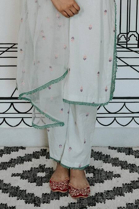 Shop_Gulabo Jaipur_White Cotton Embroidery, Lace, Mirrors Niha Geometric Threadwork Kurta Pant Set _Online_at_Aza_Fashions
