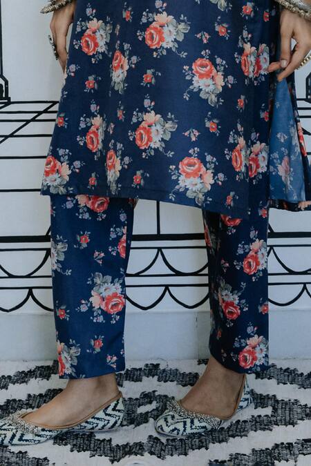 Buy Gulabo Jaipur Blue Muslin Embroidery Split V-neck Reet Floral Print Kurta With Pant Online at Aza Fashions Buy_Gulabo Jaipur_Blue Muslin Embroidery Split V-neck Reet Floral Print Kurta With Pant_Online_at_Aza_Fashions