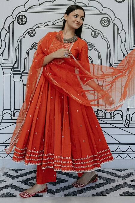 Buy Gulabo Jaipur Red Cotton, Chiffon Sequins, Lace Rohee Floral Threadwork Anarkali Pant Set Buy_Gulabo Jaipur_Red Cotton, Chiffon Sequins, Lace Rohee Floral Threadwork Anarkali Pant Set