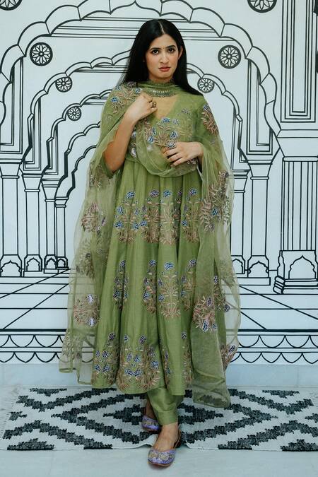 Buy_Gulabo Jaipur_Green Cotton, Organza Embroidery Wafa Mughal Floral Threadwork Anarkali Pant Set _Online_at_Aza_Fashions