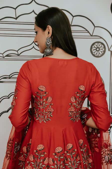 Shop Gulabo Jaipur Red Cotton, Chiffon Embroidery V-neck Wafa Mughal Threadwork Anarkali Pant Set at Aza Fashions Shop_Gulabo Jaipur_Red Cotton, Chiffon Embroidery V-neck Wafa Mughal Threadwork Anarkali Pant Set _at_Aza_Fashions