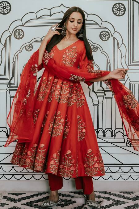 Buy Gulabo Jaipur Red Cotton, Chiffon Embroidery V-neck Wafa Mughal Threadwork Anarkali Pant Set Buy_Gulabo Jaipur_Red Cotton, Chiffon Embroidery V-neck Wafa Mughal Threadwork Anarkali Pant Set