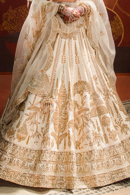 Masaba Ivory , Organza Metallic Malai Barfi Embroidered Bridal Lehenga Set Online at Aza Fashions Masaba_Ivory , Organza Metallic Malai Barfi Embroidered Bridal Lehenga Set _Online_at_Aza_Fashions