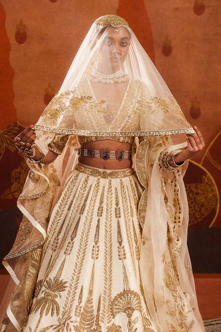 Masaba Ivory Organza, Metallic Thread, Malai Barfi Bridal Lehenga Set Online at Aza Fashions Masaba_Ivory Organza, Metallic Thread, Malai Barfi Bridal Lehenga Set _Online_at_Aza_Fashions