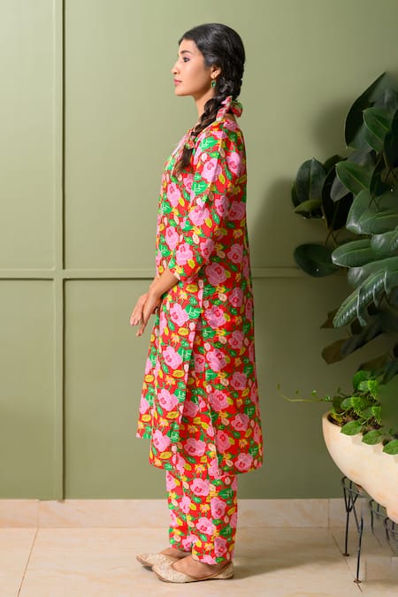 Prachi Kamat Red Linen, Satin Round Neck Flora Art Print Kurta With Pant Online at Aza Fashions Prachi Kamat_Red Linen, Satin Round Neck Flora Art Print Kurta With Pant _Online_at_Aza_Fashions