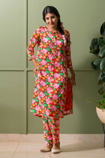 Buy Prachi Kamat Red Linen, Satin Round Neck Flora Art Print Kurta With Pant Online at Aza Fashions Buy_Prachi Kamat_Red Linen, Satin Round Neck Flora Art Print Kurta With Pant _Online_at_Aza_Fashions