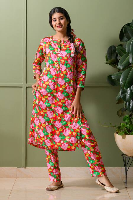 Shop Prachi Kamat Red Linen, Satin Round Neck Flora Art Print Kurta With Pant Online at Aza Fashions Shop_Prachi Kamat_Red Linen, Satin Round Neck Flora Art Print Kurta With Pant _Online_at_Aza_Fashions