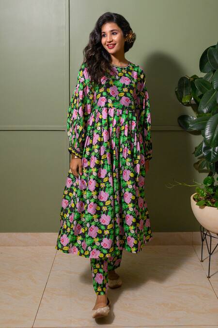 Prachi Kamat_Black Organza, Chanderi, Linen Sequins Crew Neck Florence Print Kurta Pant Set _Online_at_Aza_Fashions