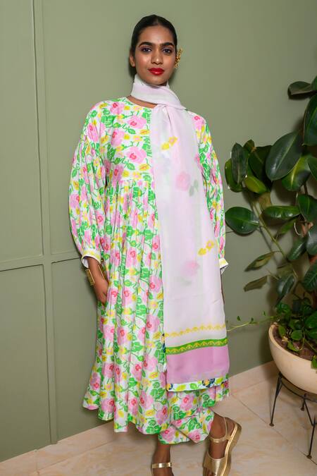 Buy_Prachi Kamat_White Organza, Chanderi Crew Neck Florence Art Print Kurta Pant Set 