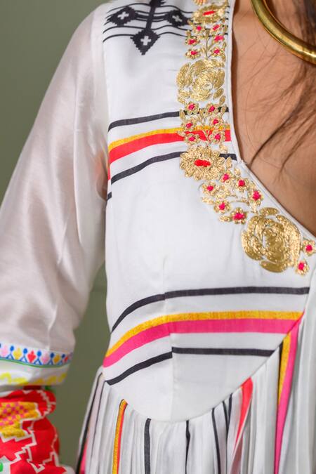 Prachi Kamat White Organza, Chanderi, Linen French Striped Blossom Print Anarkali Set Online at Aza Fashions Prachi Kamat_White Organza, Chanderi, Linen French Striped Blossom Print Anarkali Set _Online_at_Aza_Fashions