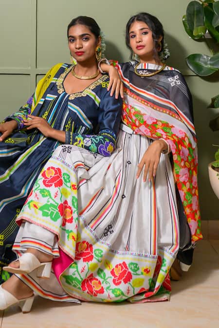 Buy Prachi Kamat White Organza, Chanderi, Linen French Striped Blossom Print Anarkali Set Buy_Prachi Kamat_White Organza, Chanderi, Linen French Striped Blossom Print Anarkali Set