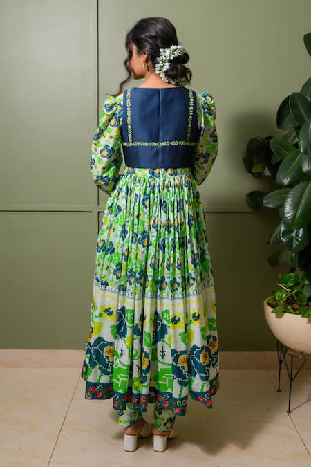 Shop Prachi Kamat Green Organza, Chanderi Embroidery Crew Neck, Mosaic Rosa Print Kurta Pant Set at Aza Fashions Shop_Prachi Kamat_Green Organza, Chanderi Embroidery Crew Neck, Mosaic Rosa Print Kurta Pant Set _at_Aza_Fashions