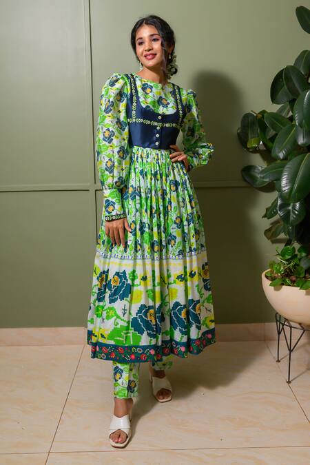 Prachi Kamat Green Organza, Chanderi Embroidery Crew Neck, Mosaic Rosa Print Kurta Pant Set Online at Aza Fashions Prachi Kamat_Green Organza, Chanderi Embroidery Crew Neck, Mosaic Rosa Print Kurta Pant Set _Online_at_Aza_Fashions