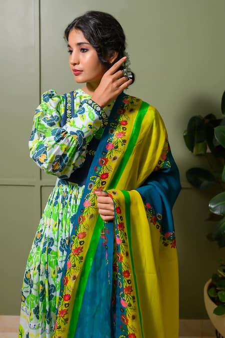 Shop Prachi Kamat Green Organza, Chanderi Embroidery Crew Neck, Mosaic Rosa Print Kurta Pant Set Shop_Prachi Kamat_Green Organza, Chanderi Embroidery Crew Neck, Mosaic Rosa Print Kurta Pant Set