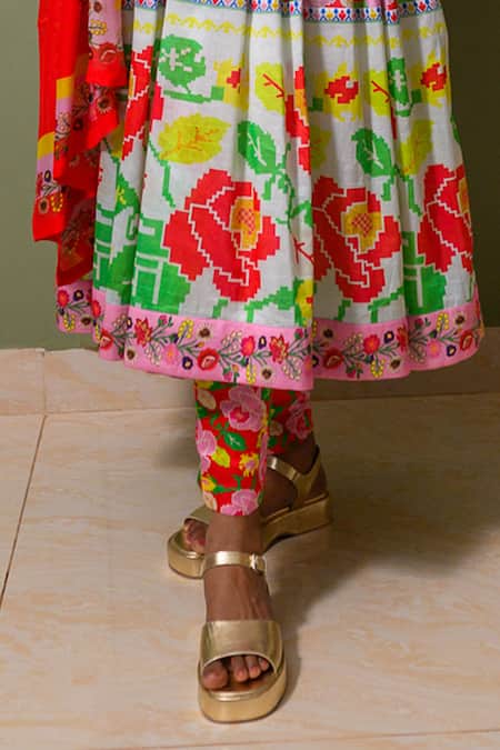 Prachi Kamat Red Organza, Chanderi Embroidery Crew Neck Gulbahar Print Anarkali Set Online at Aza Fashions Prachi Kamat_Red Organza, Chanderi Embroidery Crew Neck Gulbahar Print Anarkali Set _Online_at_Aza_Fashions