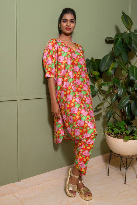 Buy_Prachi Kamat_Red Chanderi, Linen Boat Neck Gullista Print Kaftan With Pant _Online_at_Aza_Fashions