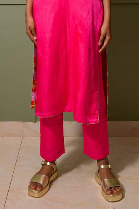 Buy Prachi Kamat Pink Chanderi, Linen, Satin Embroidery V-neck Padma Back Kurta Pant Set Online at Aza Fashions Buy_Prachi Kamat_Pink Chanderi, Linen, Satin Embroidery V-neck Padma Back Kurta Pant Set _Online_at_Aza_Fashions
