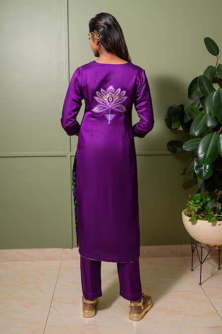 Shop_Prachi Kamat_Purple Chanderi, Linen, Satin Embroidery V-neck Flora Back Kurta With Pant _at_Aza_Fashions