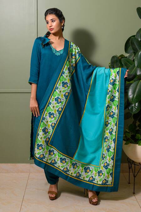 Prachi Kamat Blue Chanderi, Linen, Satin Embroidery Choker Neck Kamal Back Kurta Pant Set Online at Aza Fashions Prachi Kamat_Blue Chanderi, Linen, Satin Embroidery Choker Neck Kamal Back Kurta Pant Set _Online_at_Aza_Fashions