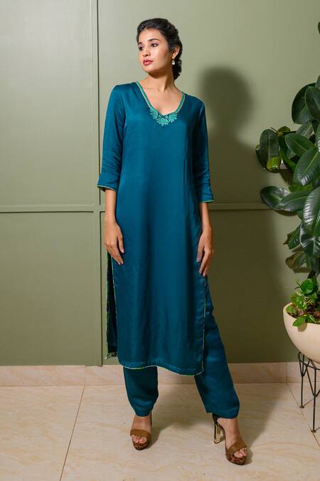 Shop Prachi Kamat Blue Chanderi, Linen, Satin Embroidery Choker Neck Kamal Back Kurta Pant Set Online at Aza Fashions Shop_Prachi Kamat_Blue Chanderi, Linen, Satin Embroidery Choker Neck Kamal Back Kurta Pant Set _Online_at_Aza_Fashions