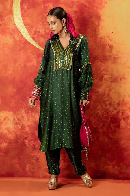 Buy Prahnaaya Green Handloom Cotton, Satin Sequins, Hira Ajrakh Hand Kurta With Pant Online at Aza Fashions Buy_Prahnaaya_Green Handloom Cotton, Satin Sequins, Hira Ajrakh Hand Kurta With Pant _Online_at_Aza_Fashions