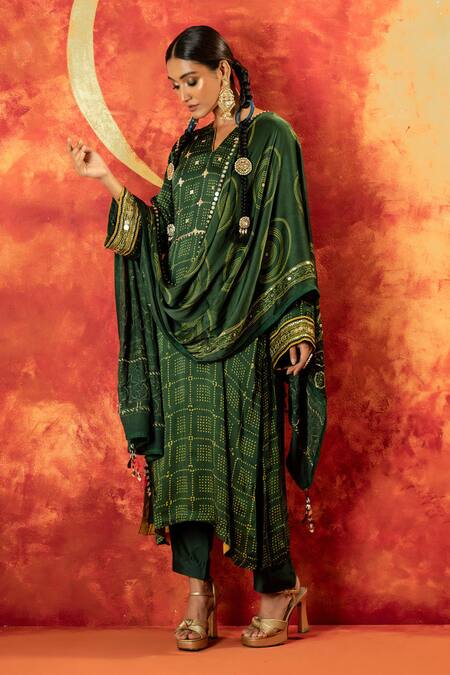 Buy_Prahnaaya_Green Handloom Cotton, Satin Embroidery, Sitara Ajrakh Hand Straight Kurta Set _Online_at_Aza_Fashions