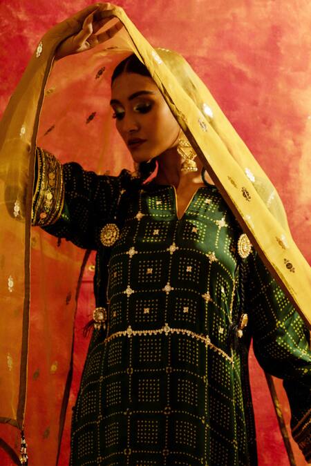 Buy Prahnaaya Green Satin, , Organza Sequins, Sitara Ajrakh Hand Kurta Pant Set Online at Aza Fashions Buy_Prahnaaya_Green Satin, , Organza Sequins, Sitara Ajrakh Hand Kurta Pant Set _Online_at_Aza_Fashions