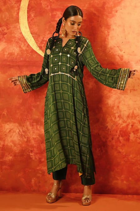 Shop Prahnaaya Green Satin Zari, Sequins Sitara Ajrakh Hand Embroidered Kurta With Pant at Aza Fashions Shop_Prahnaaya_Green Satin Zari, Sequins Sitara Ajrakh Hand Embroidered Kurta With Pant _at_Aza_Fashions