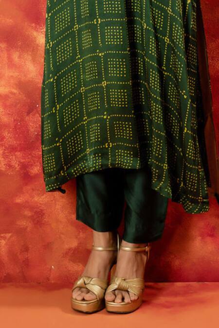 Shop Prahnaaya Green Satin Zari, Sequins Sitara Ajrakh Hand Embroidered Kurta With Pant Online at Aza Fashions Shop_Prahnaaya_Green Satin Zari, Sequins Sitara Ajrakh Hand Embroidered Kurta With Pant _Online_at_Aza_Fashions