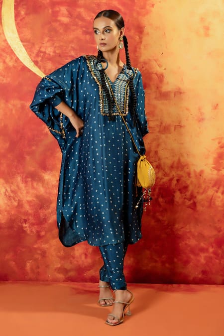 Prahnaaya_Blue Satin Zari V-neck Hira Ajrakh Hand Blocked Kurta With Pant _Online_at_Aza_Fashions