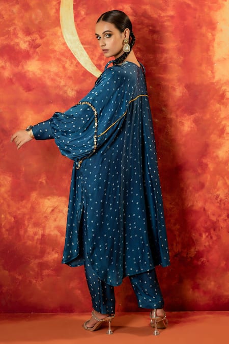 Prahnaaya_Blue Satin Zari V-neck Hira Ajrakh Hand Blocked Kurta With Pant _at_Aza_Fashions