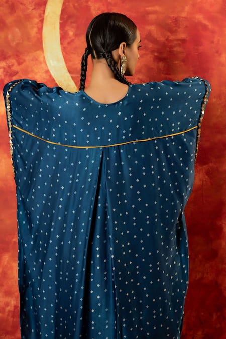 Buy_Prahnaaya_Blue Satin Zari V-neck Hira Ajrakh Hand Blocked Kurta With Pant 