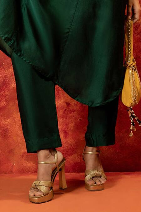 Prahnaaya_Green Velvet Pearls, Sequins Round Neck Masbah Kurta With Pant _Online_at_Aza_Fashions